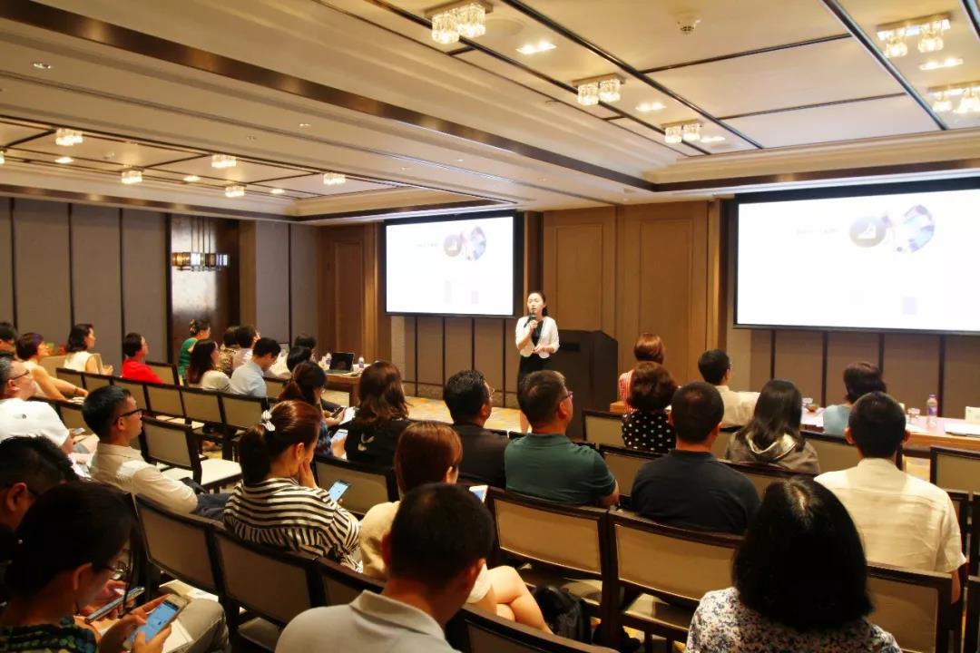 【動(dòng)態(tài)新聞】守得云開(kāi)見(jiàn)月明 靜待花開(kāi)終有時(shí)—— ——天堂硅谷成功助力“2018全球投資熱點(diǎn)私享會(huì)”