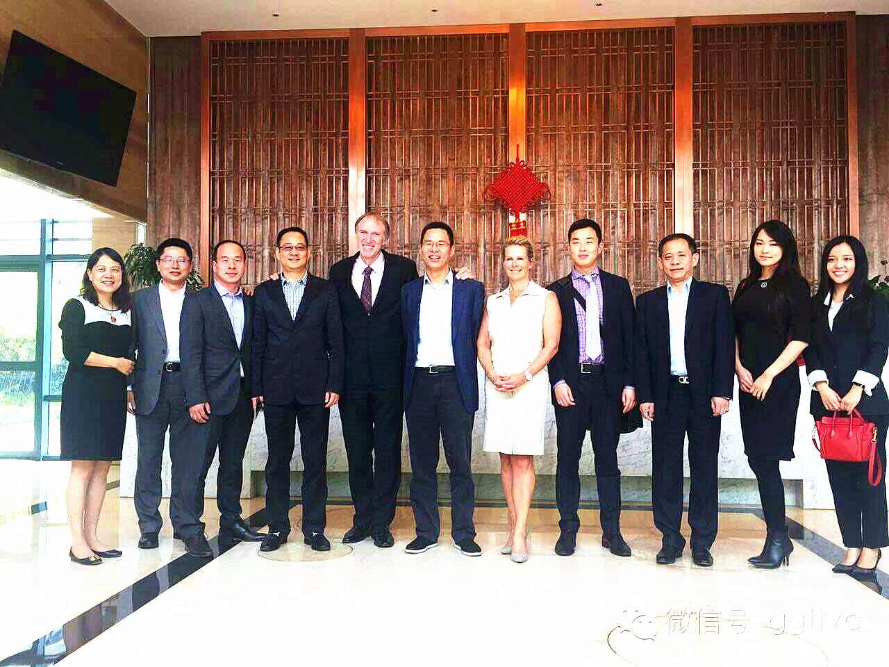 加拿大大陸銀行董事長(zhǎng)兼首席運(yùn)營(yíng)官Scott 夫婦一行到訪硅谷天堂洽談戰(zhàn)略合作