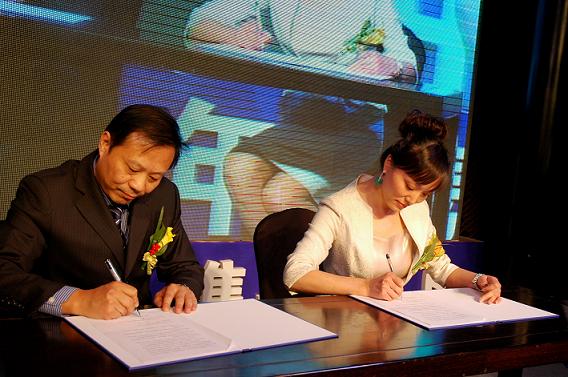 乘風(fēng)破浪會(huì)有時(shí)，直掛云帆濟(jì)滄?！苣甏鹬x會(huì)紀(jì)實(shí)